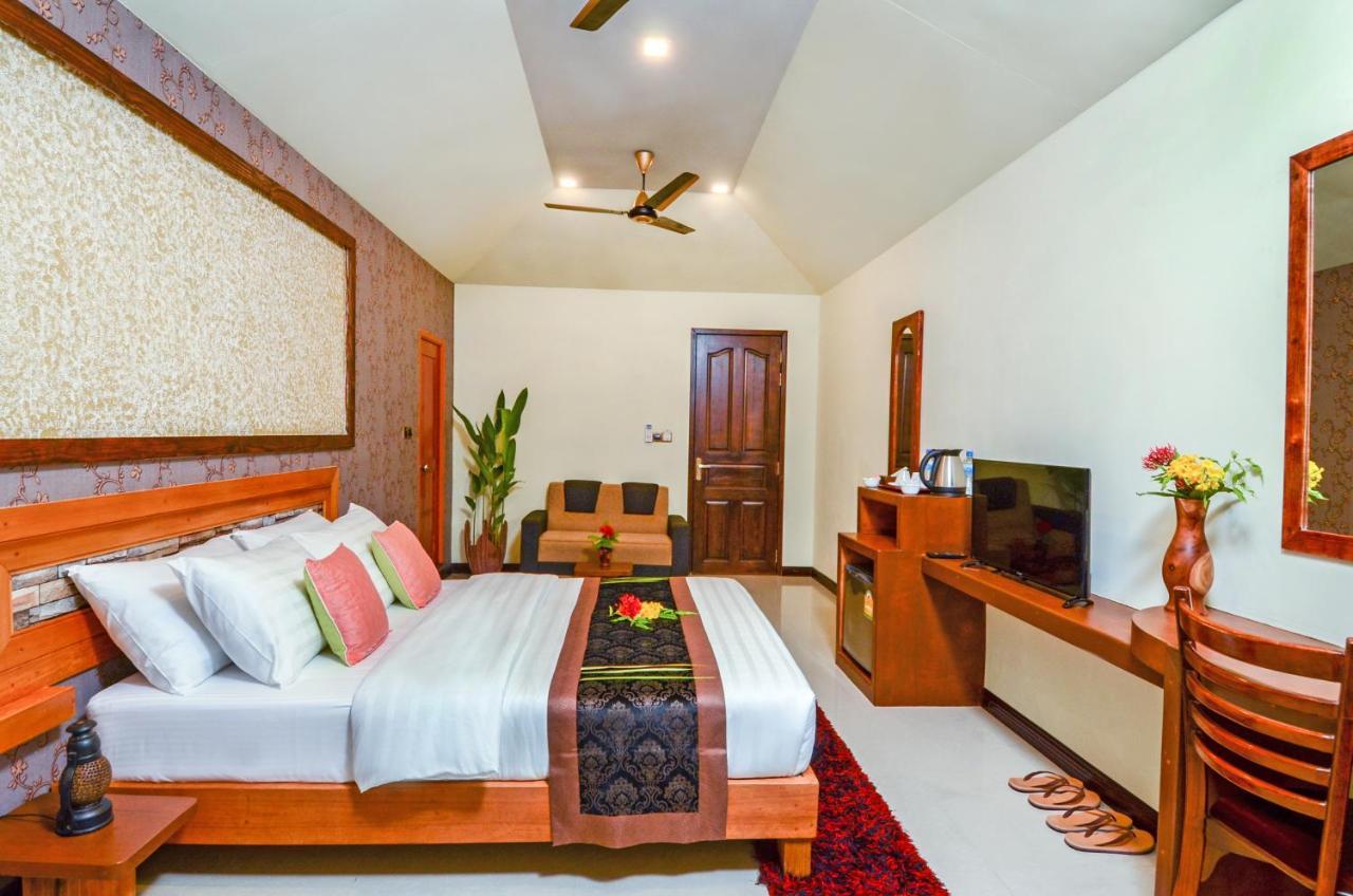 Maladiwa Beach & Spa Maafushi Bagian luar foto