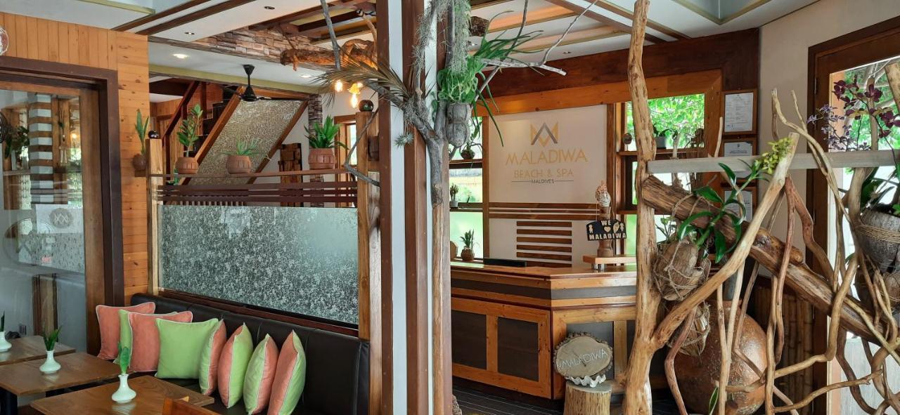 Maladiwa Beach & Spa Maafushi Bagian luar foto